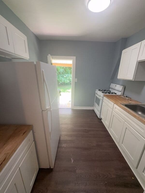 Scranton Townhome: 1404-1412 Sanderson Ave