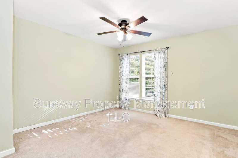 Burlington Townhome: 15 Guilford Place