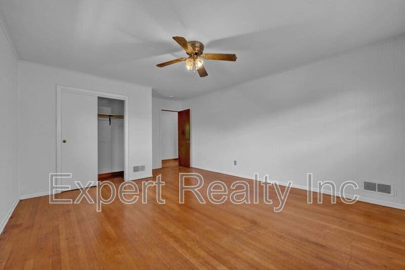 Birmingham House: 2249 4th Place Circle NE