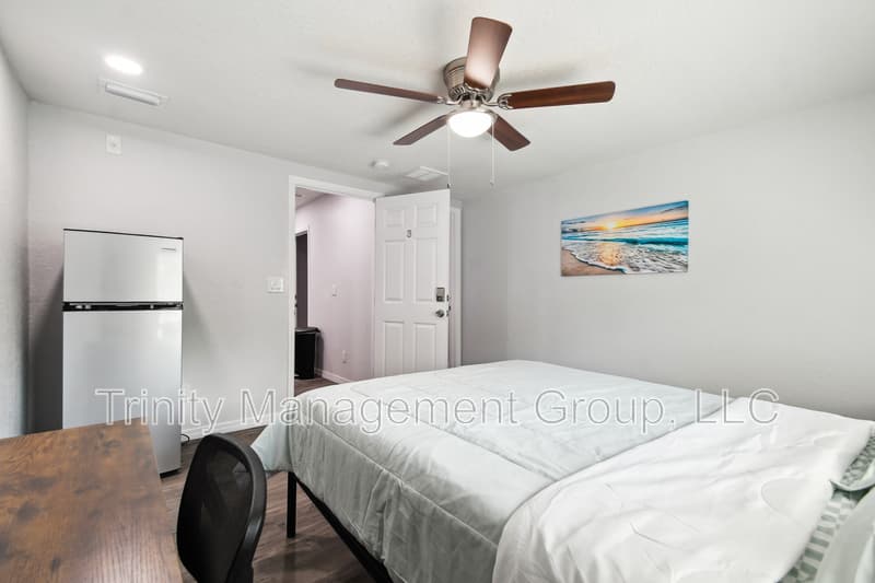 Dunedin House: 1051 Dogwood Drive - Room 4