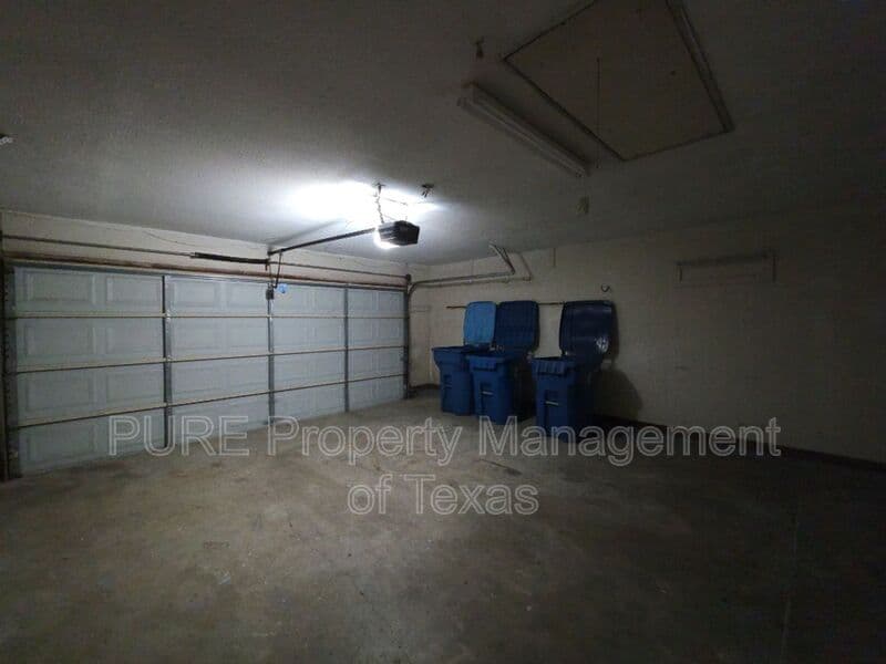 Elgin House: 304 McClendon Dr