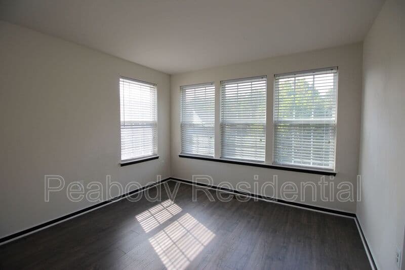 Woodbridge House: 14782 Mason Creek Cir