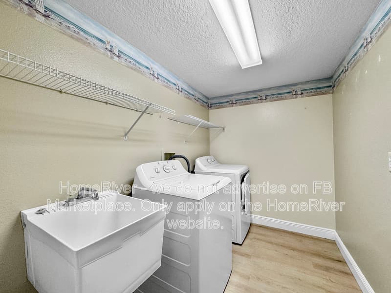 Tampa House: 10014 Cypress Shadow Ave