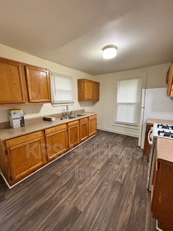 Norfolk Condo: 112 W Seaview Ave
