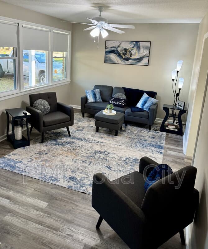 Columbia House: 3615 Truman Street