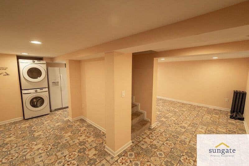Baltimore House: 7023 Deerfield Rd