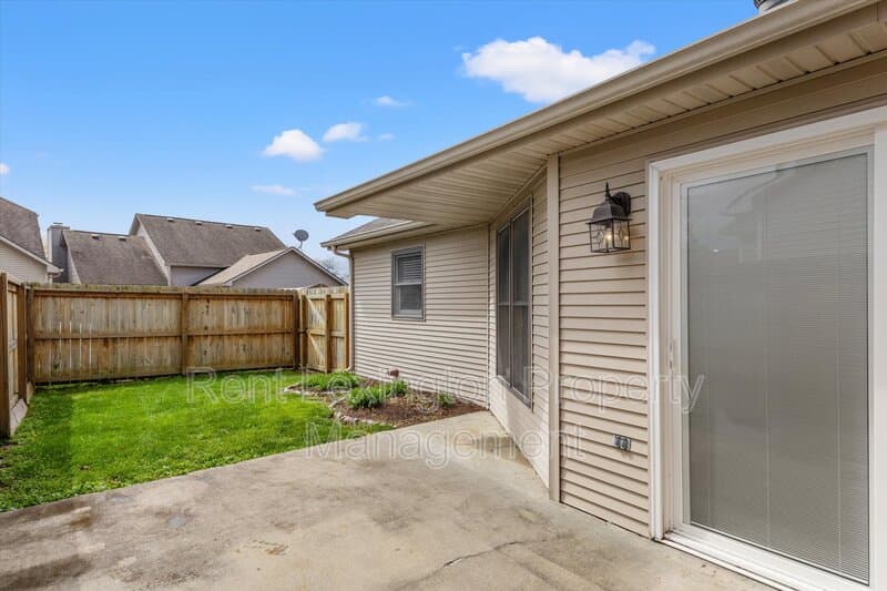 Lexington House: 3534 Cave Hill Place
