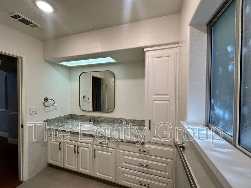 Visalia House: 5319 W. Harold Ave
