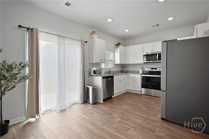 Hinesville House: 25 Hazy Lane