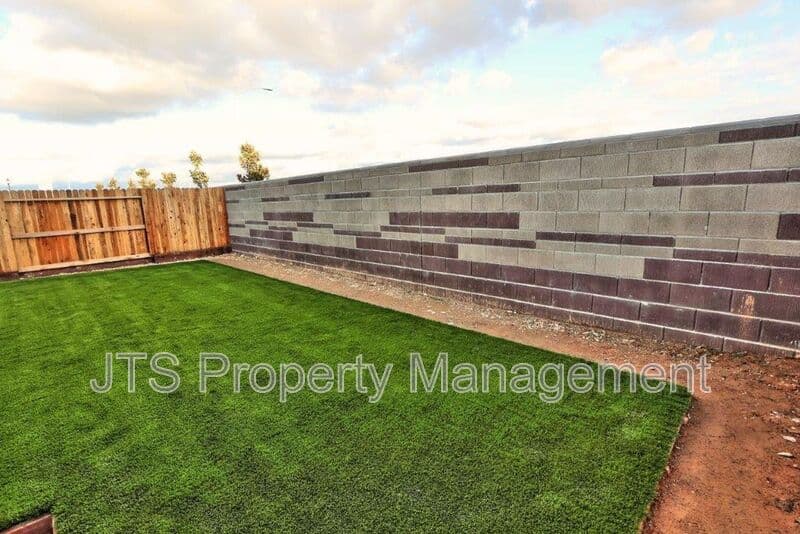 Roseville House: 2049 Shady Tree Circle