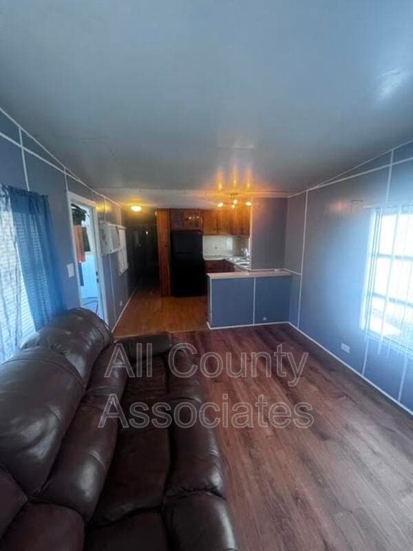 Holiday House: 1844 Mary Ln