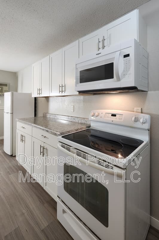 Fargo Condo: 717 30th St. North - 4