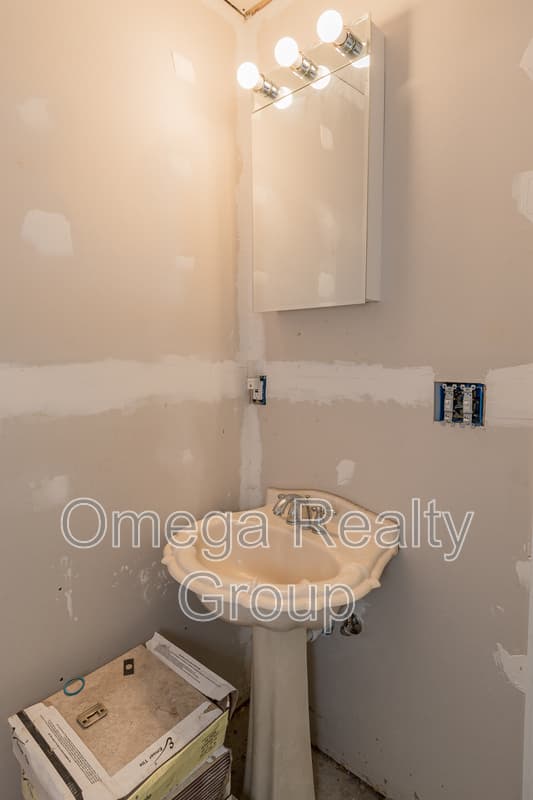 Pinson House: 6450 Kimberly Loop