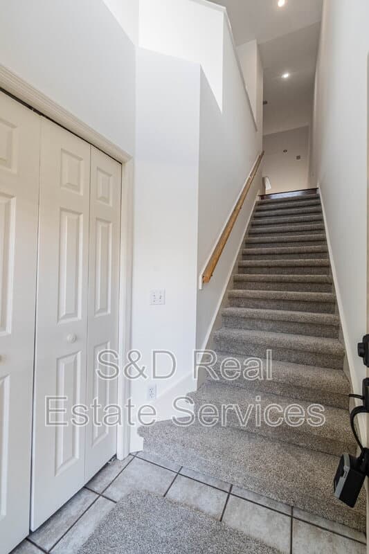 Lakeland Condo: 447 Enclave Place