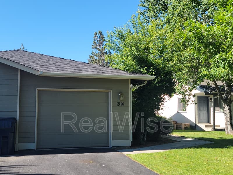 Redmond House: 1914 NW Elm Ave