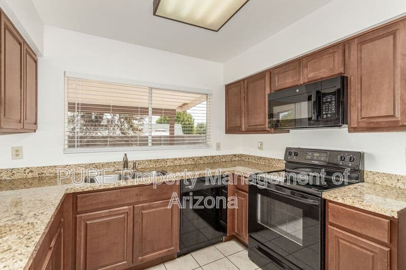 Tempe House: 4005 S Mitchell Dr