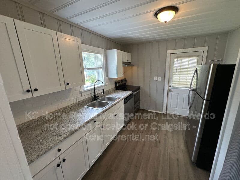 Kansas City House: 7113 N Highland Ave