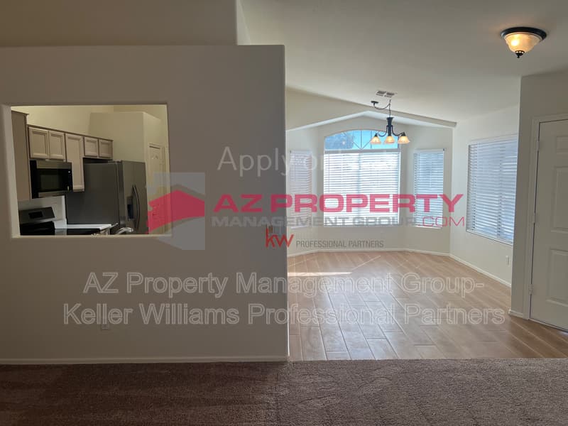 Glendale House: 4838 W Kerry Ln