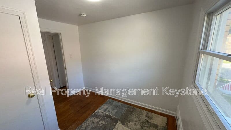 Pittsburgh House: 307 Greenlee Road