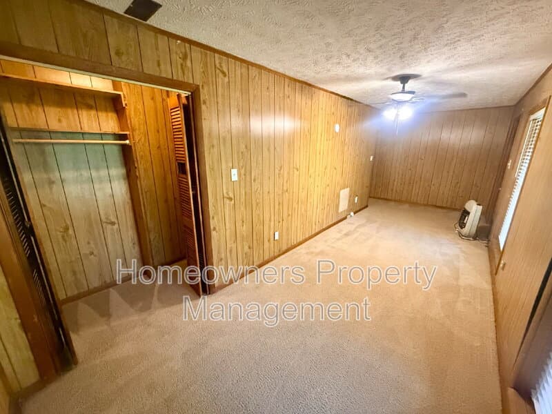 Fayetteville House: 4436 Briton Circle