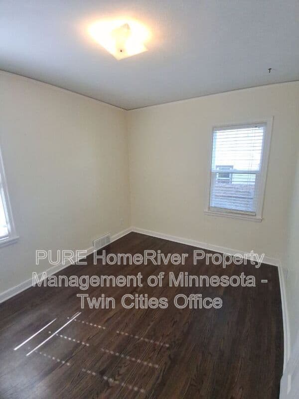 Saint Louis Park House: 2632 Toledo Avenue S