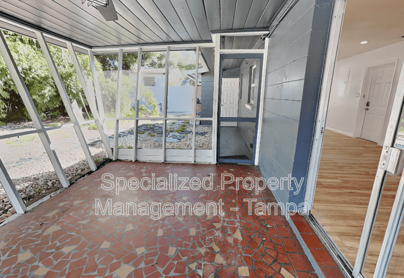 Tampa House: 311 W Fern St