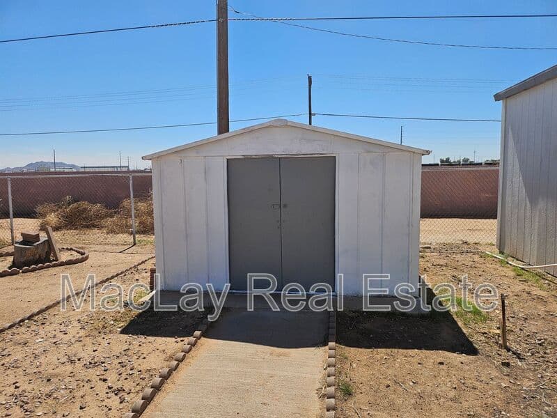 Casa Grande House: 1113 W. Corinthian Circle