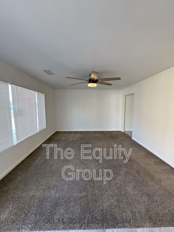 Hanford Condo: 2002 Parker Place