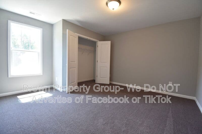 Raeford House: 240 Fieldbrook St