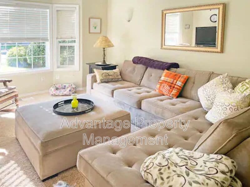 Corvallis House: 1622 SW Country Club Place