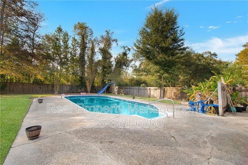 Denham Springs House: 25491 Plantation Ave.