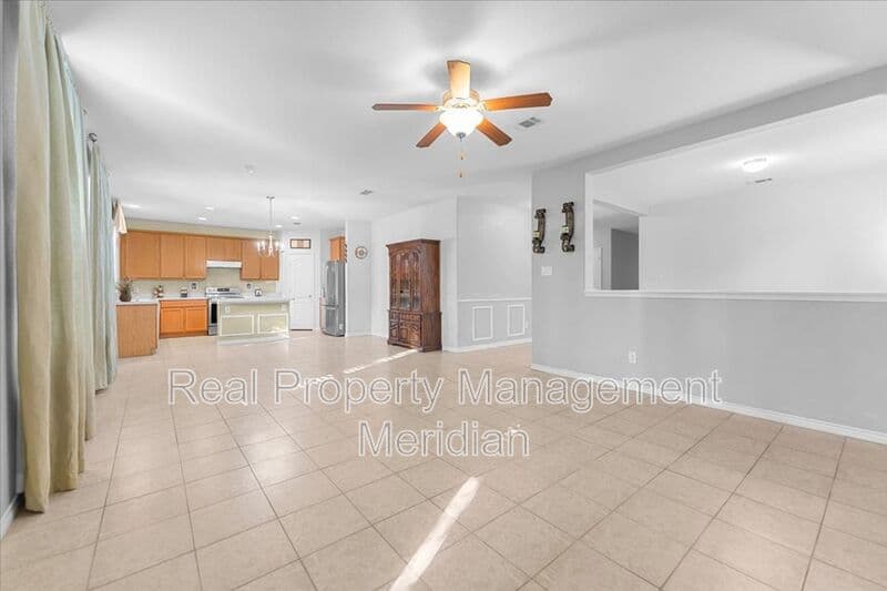 Fort Worth House: 6309 Maritime St