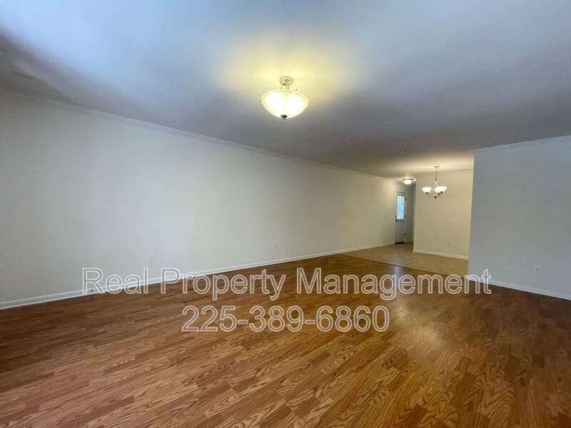 Baton Rouge Condo: 10428 Jefferson Hwy