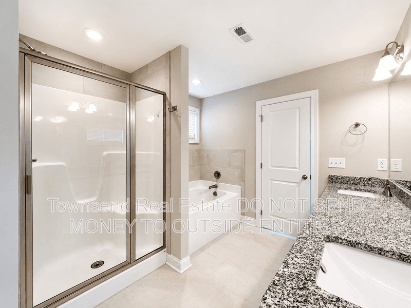 Fayetteville House: 3358 Scotscraig Rd.