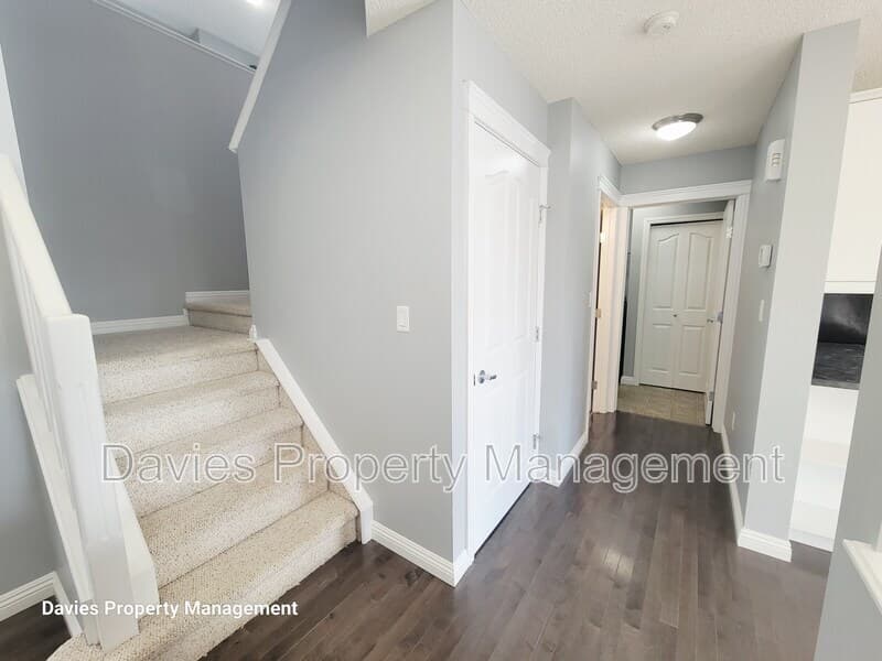 Edmonton House: 1020 118A Street SW