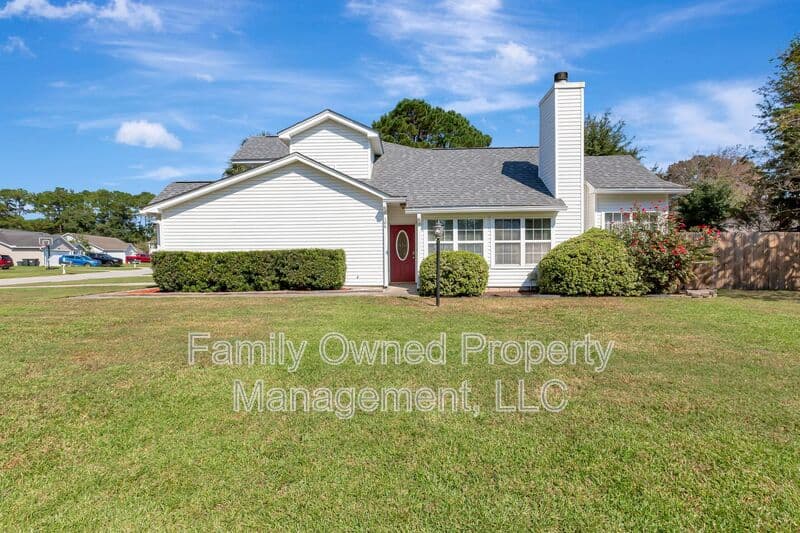 Summerville House: 106 Quest Street
