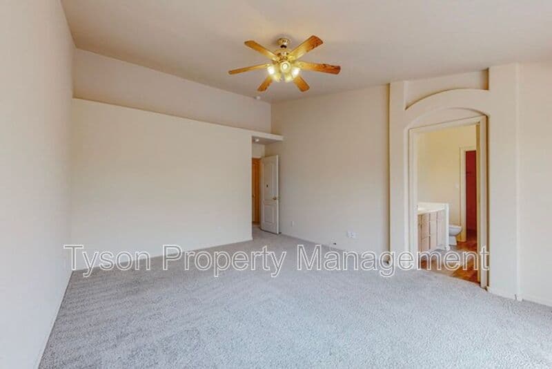 Albuquerque House: 6316 Dante Ln NW