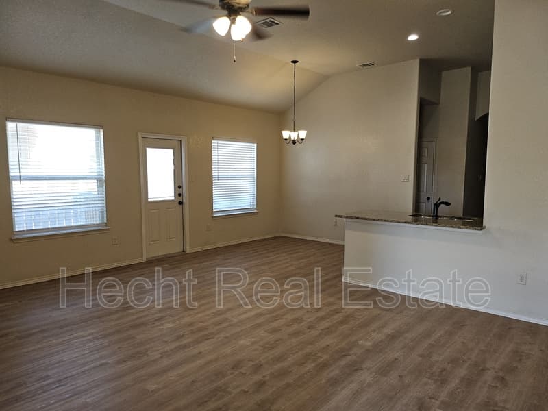 Canyon Lake Condo: 215 Kaspar Way - 1