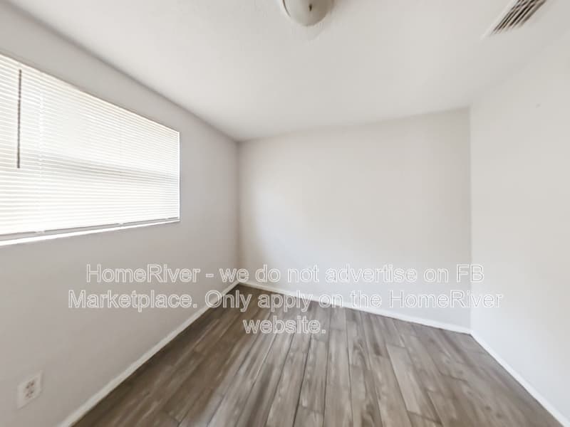 Tampa Condo: 1207 E 108th Ave