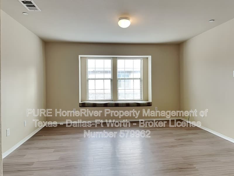 Allen Townhome: 1127 Sophia St