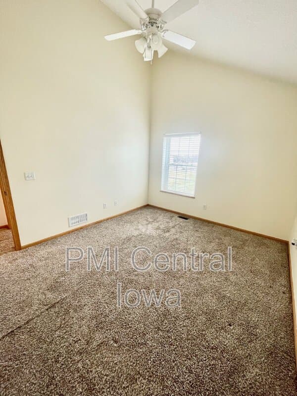 Ankeny Townhome: 1262 SE Village View Ln