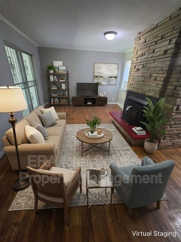 Columbus House: 3050 Clermont Rd