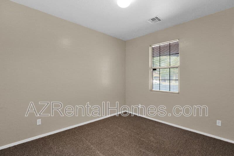 Laveen House: 6308 South 69th Glen