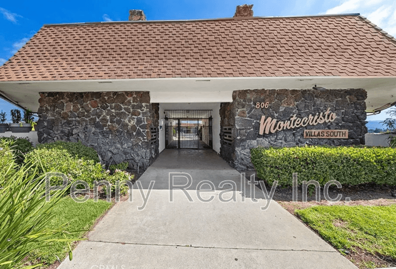 Escondido Condo: 806 E 4th Ave.