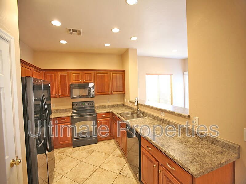 Surprise House: 17572 W Lundberg St