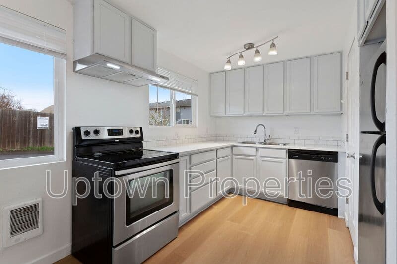 Portland House: 13000 NW Cornell Road