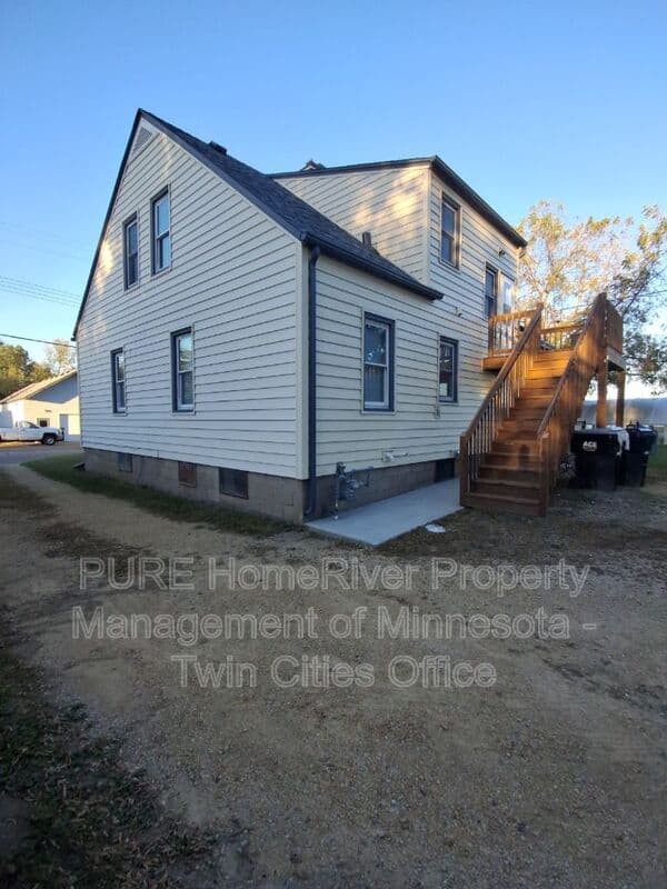 Hugo Condo: 5557 146th St N