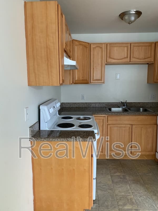 Portland Condo: 8415 N Fessenden St