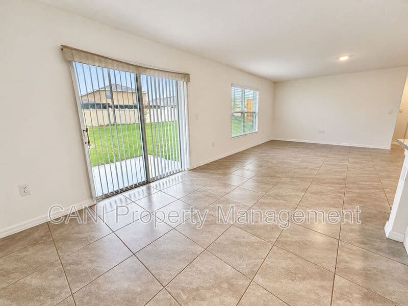 Wimauma House: 16535 Windmill Forge Pass