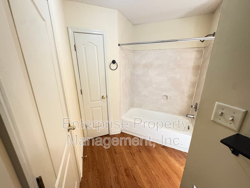 Cordova House: 10127 Cross Valley Drive